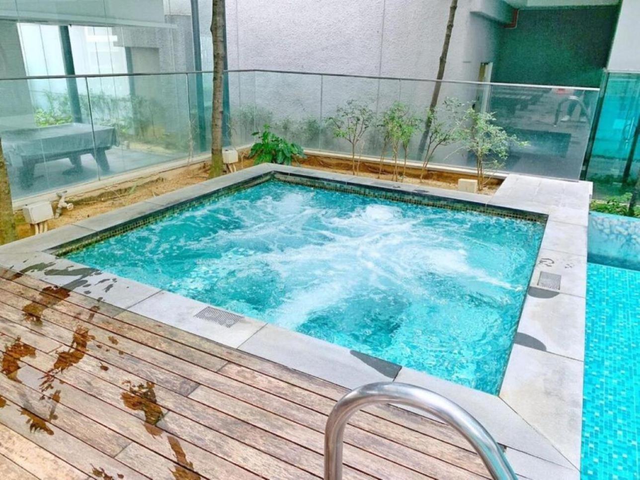 Mercu Summer Suites Klcc By Tasrifa Kuala Lumpur Zewnętrze zdjęcie